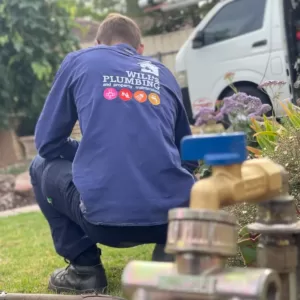 plumber-repairing-emergency-water-burst