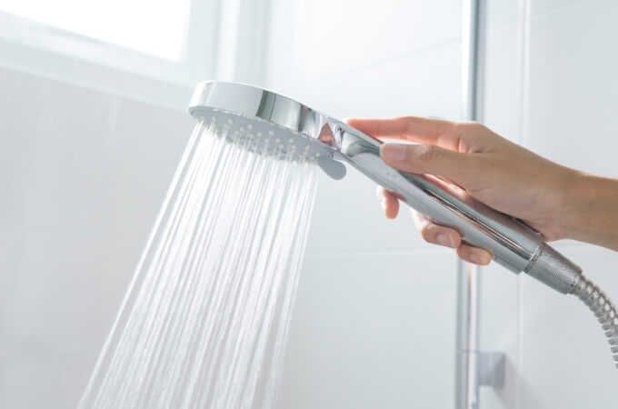 handheld-shower-heads-in-bathroom