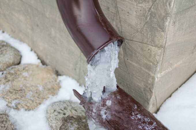 pipe-with-frozen-water-inside